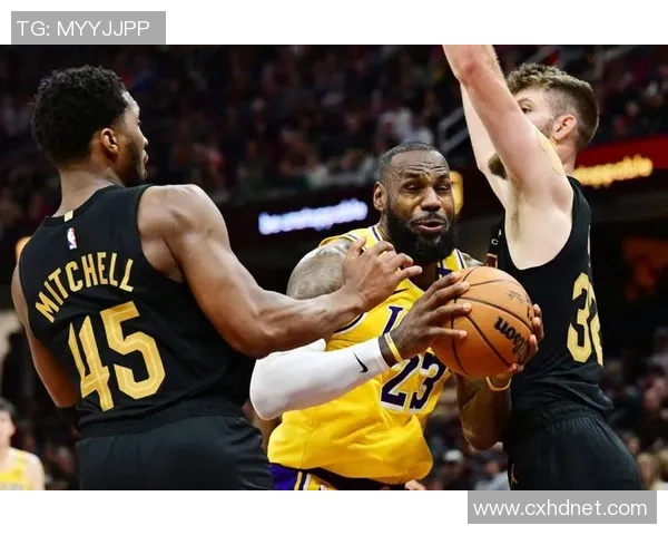 湖人稳居西部第三大胜联盟第一展现强劲实力