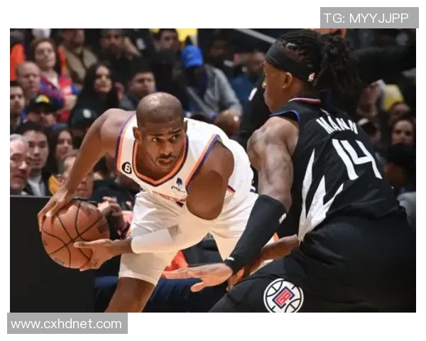 季前赛半场打回原形！勇士主力齐出仍被快船残阵压制，差距竟在二阵容